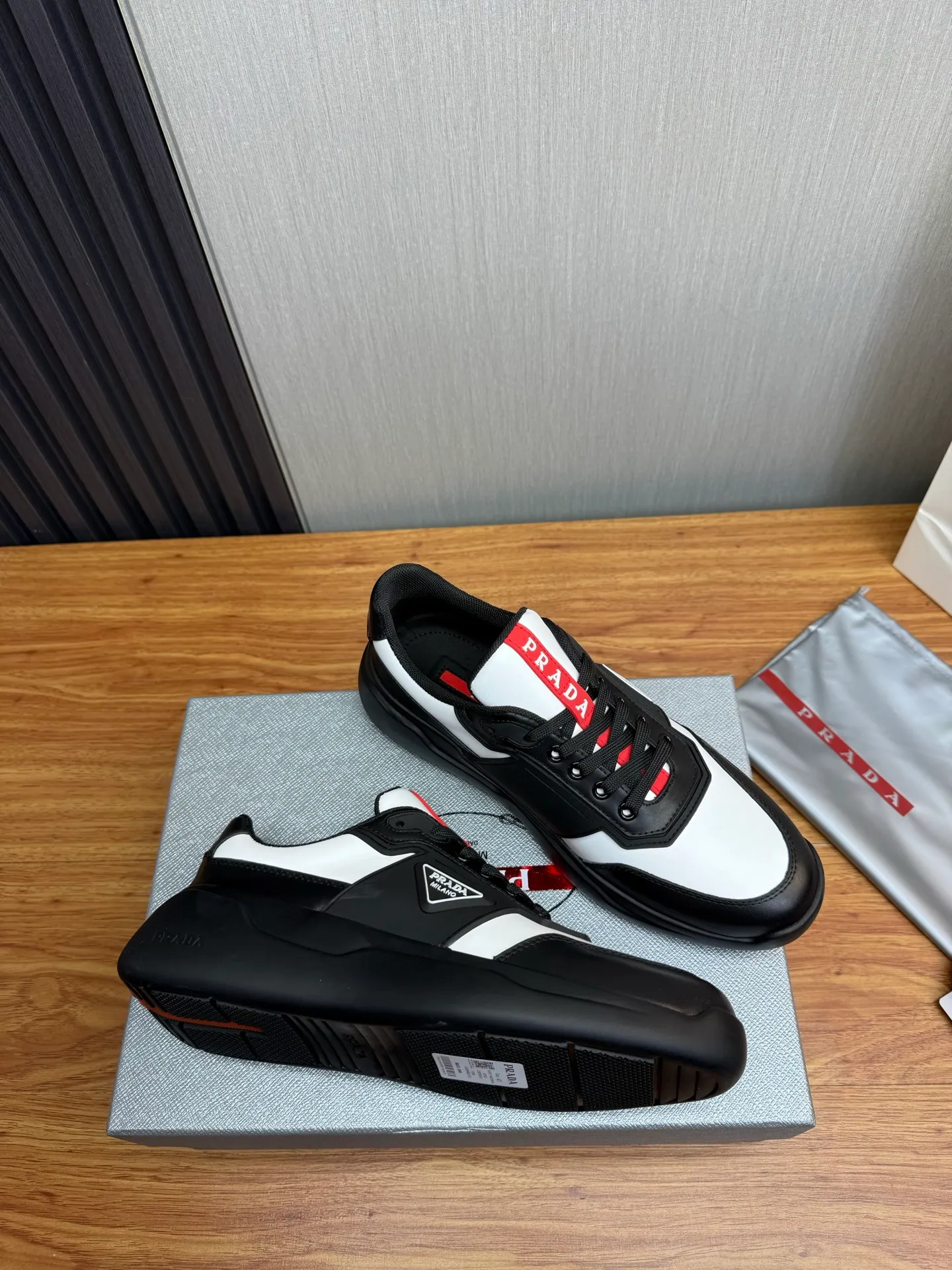 Factory price 600💰 [PRADA] Popular items in men's shoe counters, synchronized with the official website, 1 high-quality shipment ✔️Original cowhide + cowhide lining, 1🆚1 replica, original sole, 38-45 (45 customized, non-refundable)